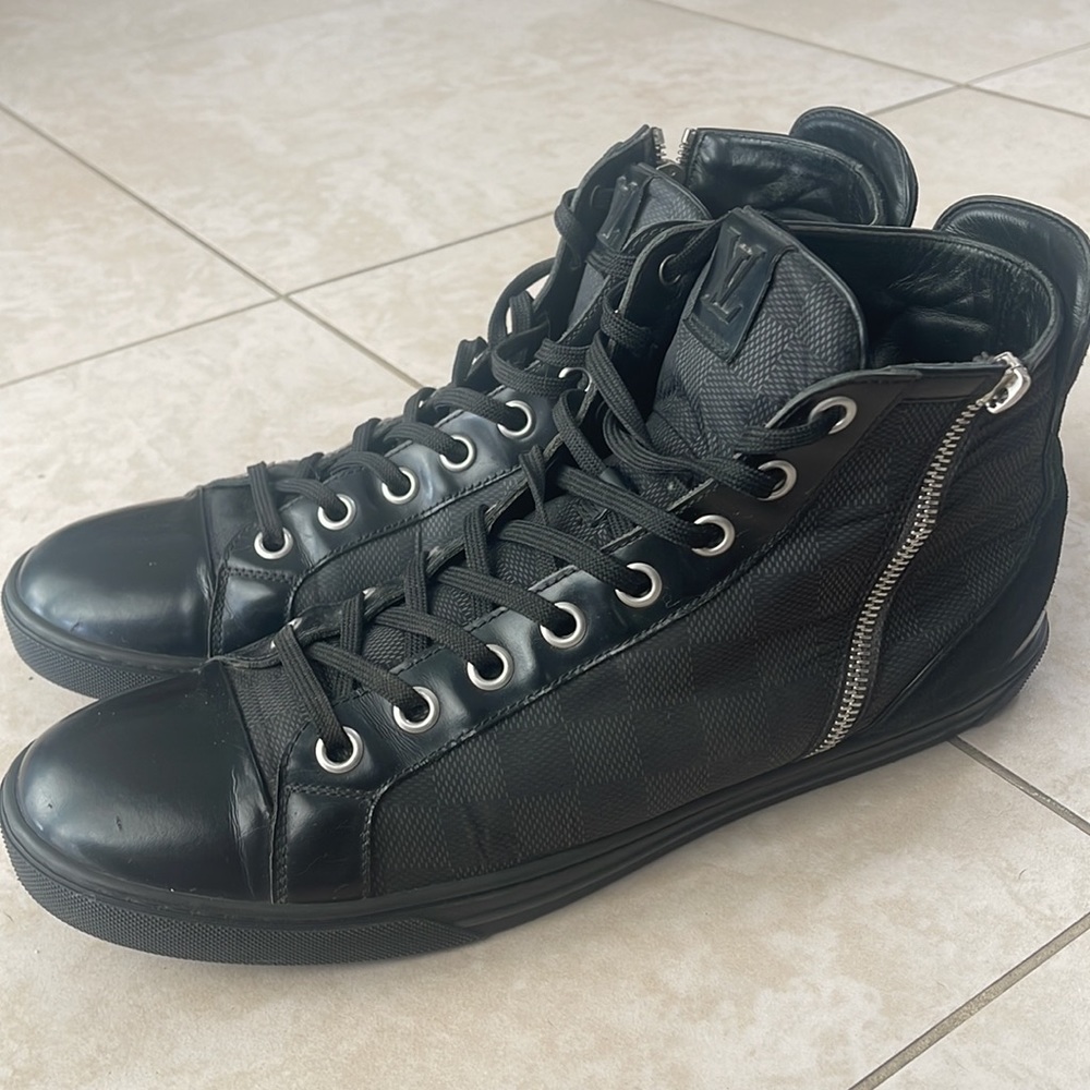 LV shoes - Picture 2 of 5